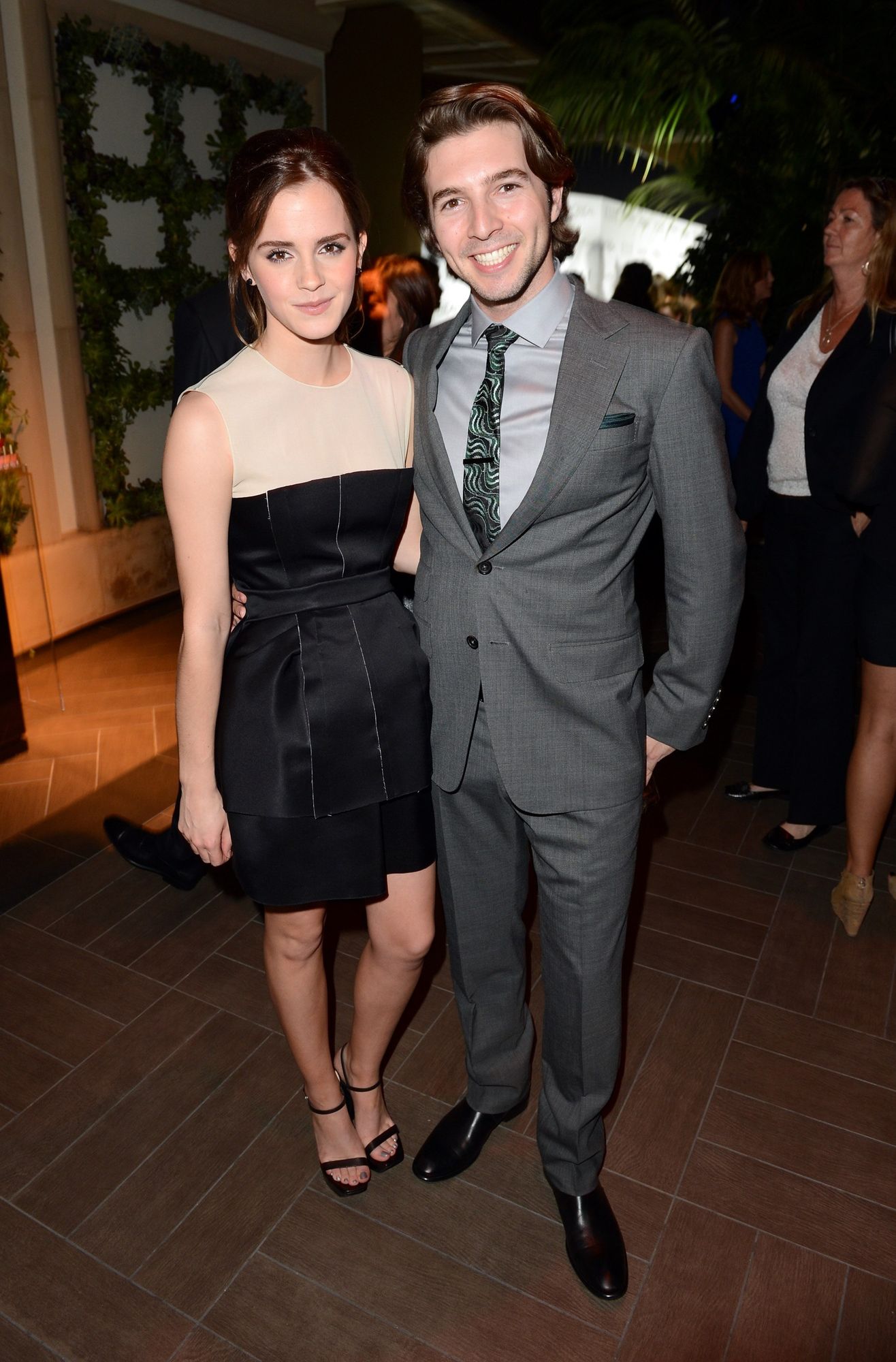 Inside002.jpg Inside002.jpg