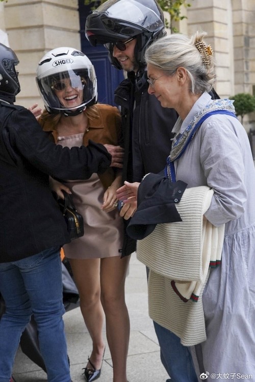 leaving015.jpg leaving015.jpg