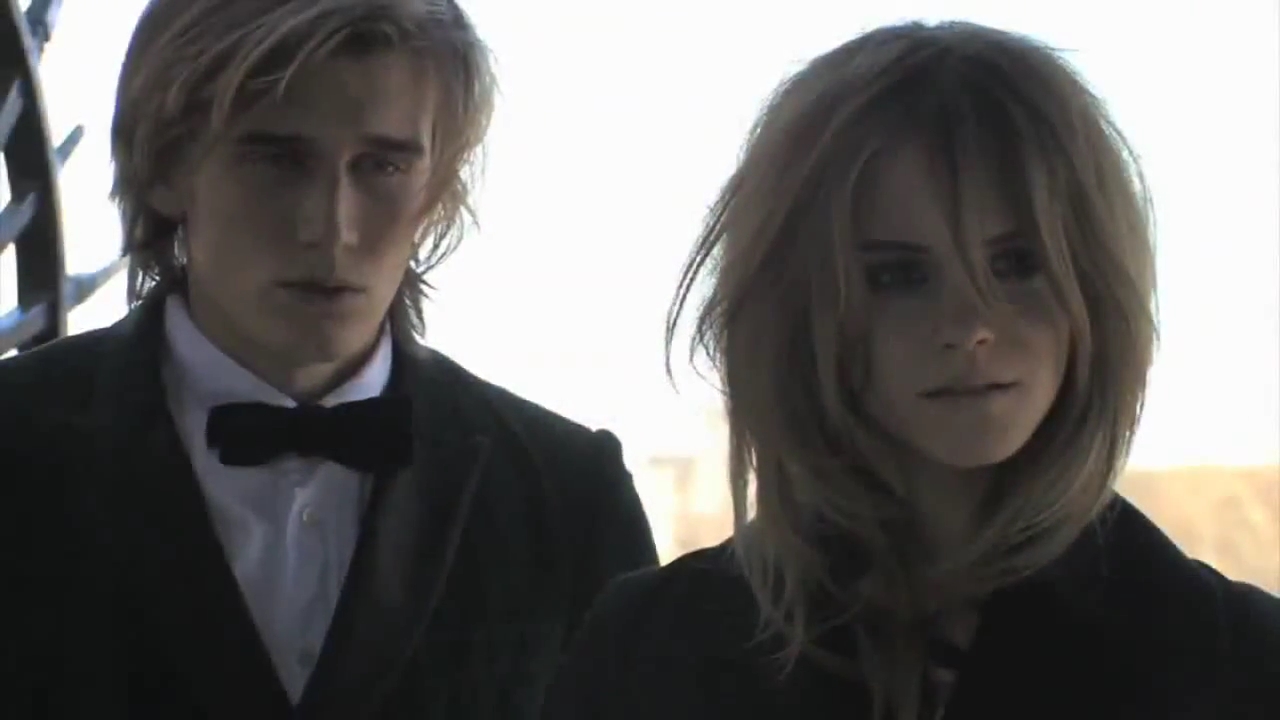 EmmaWatsonFan-nl_2009BurberryAutumWinterCampaign-BTS0067.jpg EmmaWatsonFan-nl_2009BurberryAutumWinterCampaign-BTS0067.jpg
