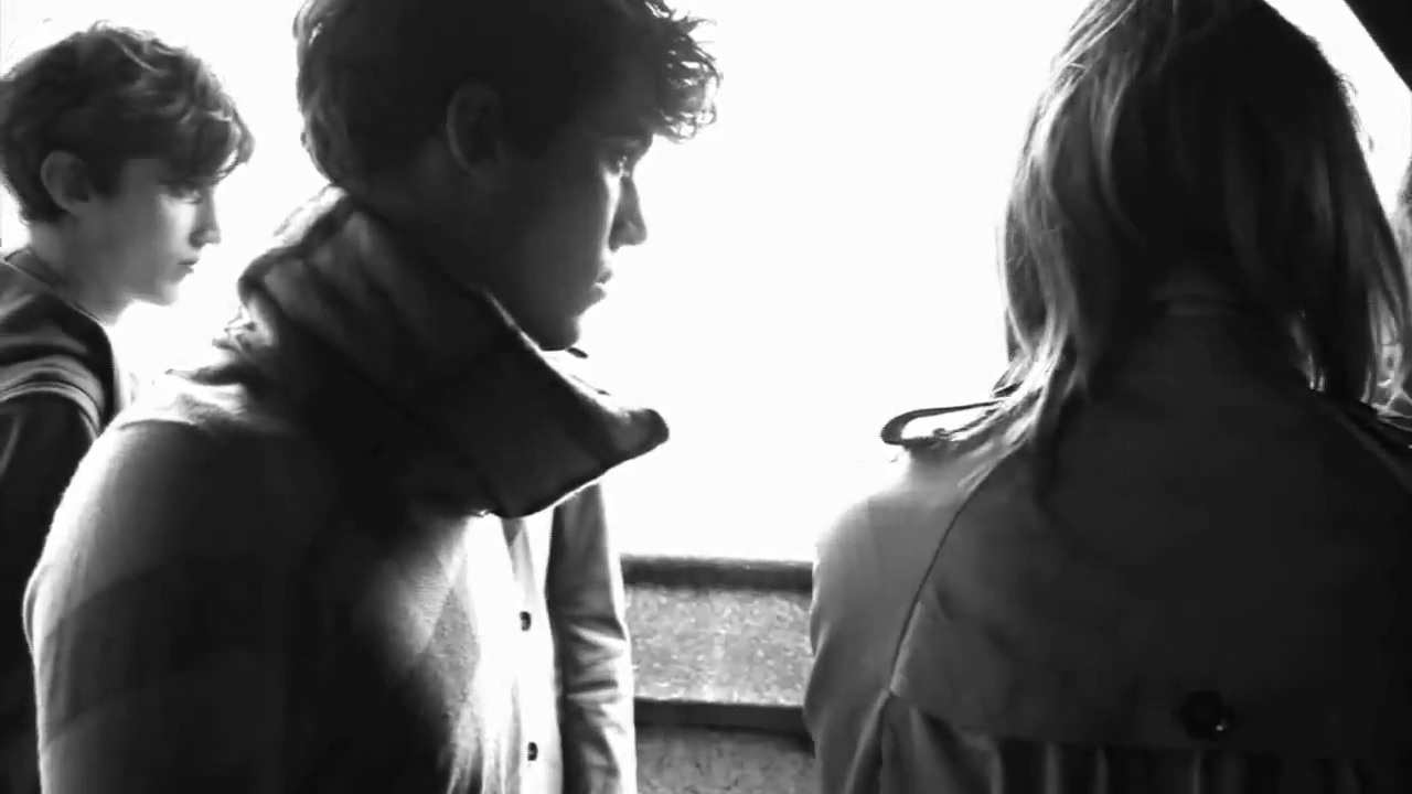 EmmaWatsonFan-nl_2009BurberryAutumWinterCampaign-BTS0074.jpg EmmaWatsonFan-nl_2009BurberryAutumWinterCampaign-BTS0074.jpg