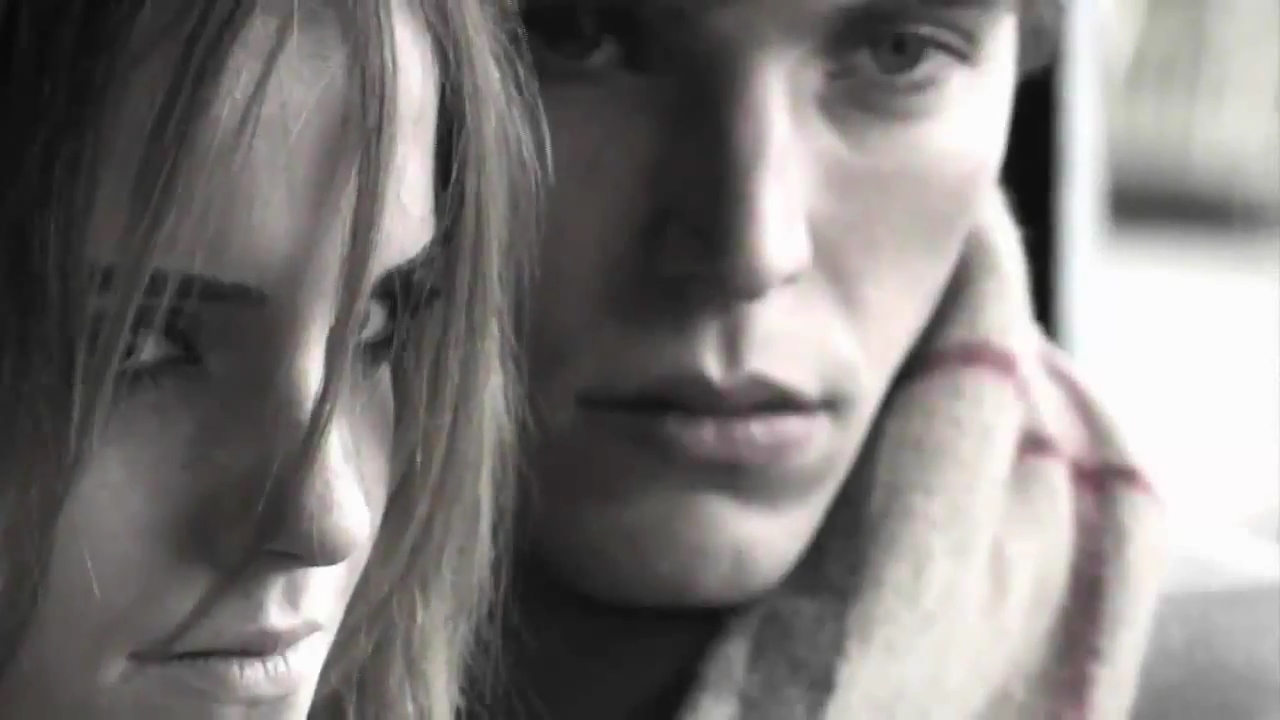 EmmaWatsonFan-nl_2009BurberryAutumWinterCampaign-BTS0075.jpg EmmaWatsonFan-nl_2009BurberryAutumWinterCampaign-BTS0075.jpg