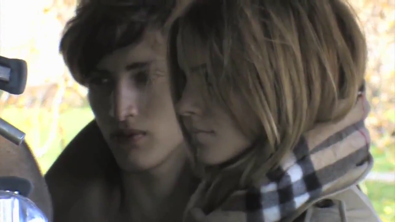 EmmaWatsonFan-nl_2009BurberryAutumWinterCampaign-BTS0125.jpg EmmaWatsonFan-nl_2009BurberryAutumWinterCampaign-BTS0125.jpg