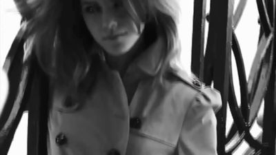 EmmaWatsonFan-nl_2009BurberryAutumWinterCampaign-BTS0126.jpg