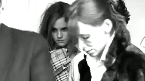 EmmaWatsonFan_dot_nl-2009BurberryCampaign0010.jpg EmmaWatsonFan_dot_nl-2009BurberryCampaign0010.jpg