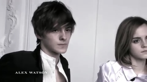 EmmaWatsonFan_dot_nl-2009BurberryCampaign0022.jpg