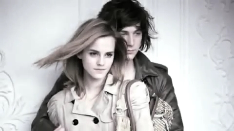 EmmaWatsonFan_dot_nl-2009BurberryCampaign0108.jpg