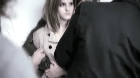 EmmaWatsonFan_dot_nl-2009BurberryCampaign0110.jpg