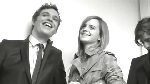 EmmaWatsonFan_dot_nl-2009BurberryCampaign0118.jpg