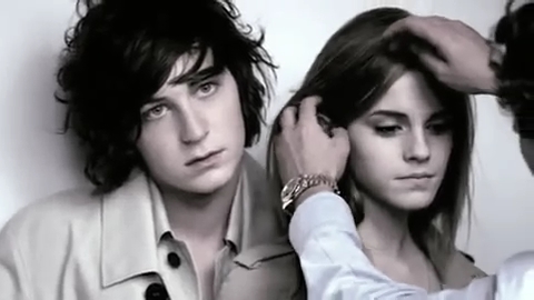 EmmaWatsonFan_dot_nl-2009BurberryCampaign0125.jpg
