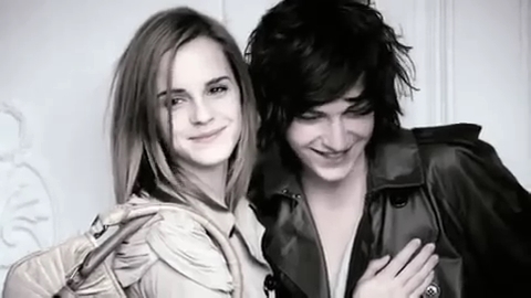 EmmaWatsonFan_dot_nl-2009BurberryCampaign0143.jpg EmmaWatsonFan_dot_nl-2009BurberryCampaign0143.jpg