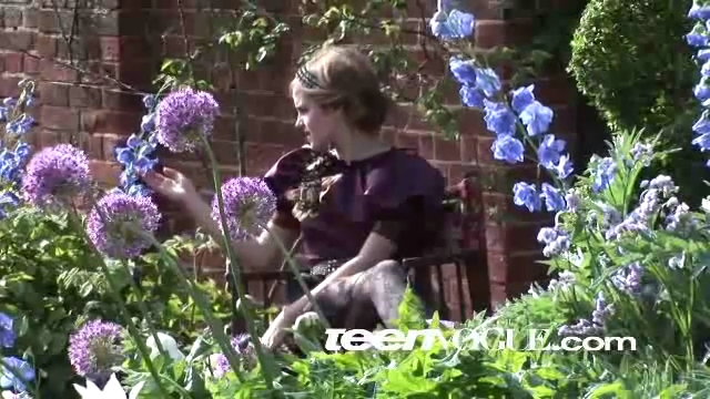EmmaWatsonFan-nl_2009TeenVouge0004.jpg