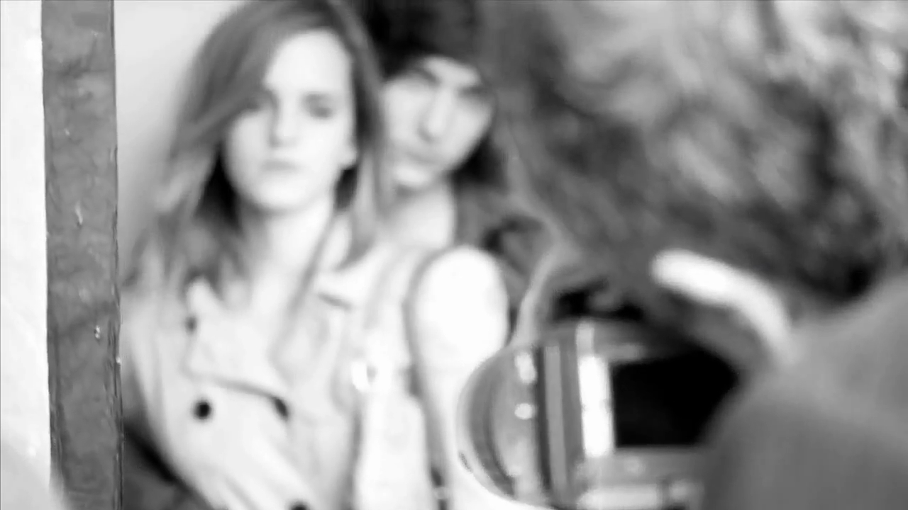 EmmaWatsonFan-nl_2010BurberrySprinSummerCampaign0025.jpg
