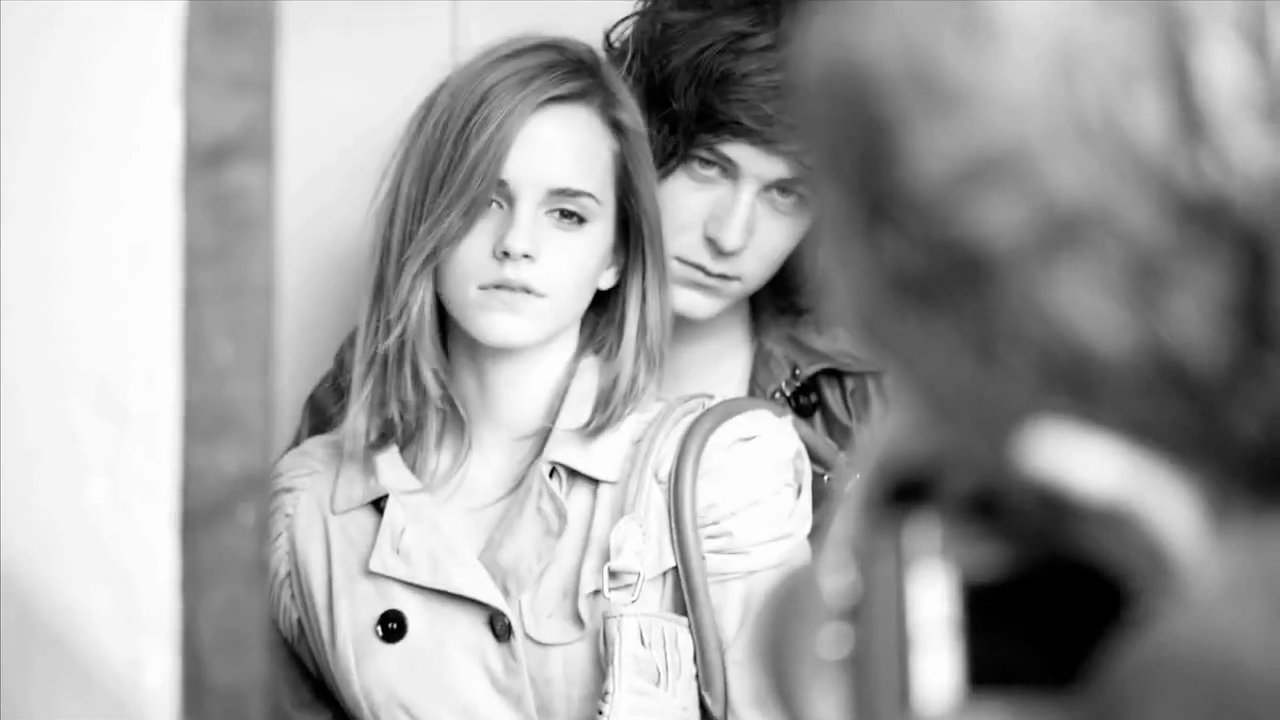 EmmaWatsonFan-nl_2010BurberrySprinSummerCampaign0026.jpg
