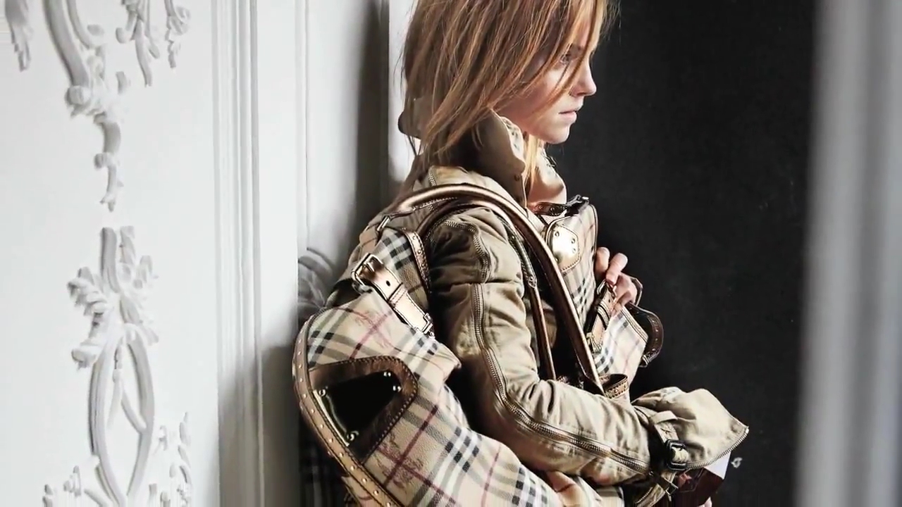 EmmaWatsonFan-nl_2010BurberrySprinSummerCampaign0040.jpg