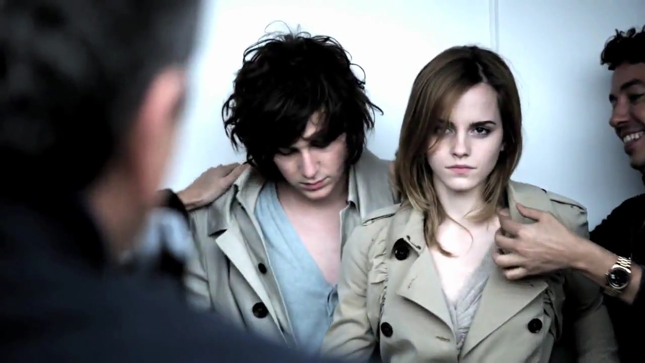 EmmaWatsonFan-nl_2010BurberrySprinSummerCampaign0047.jpg