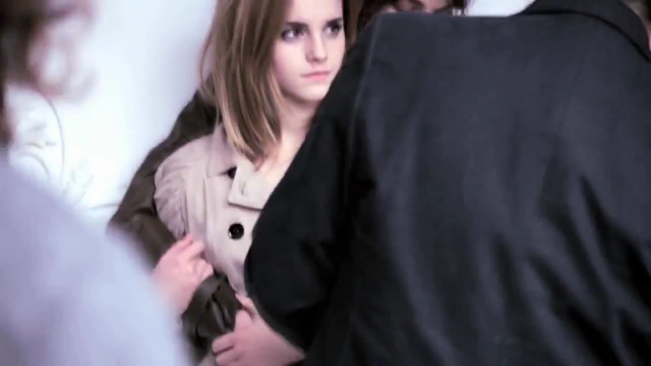 EmmaWatsonFan-nl_2010BurberrySprinSummerCampaign0108.jpg EmmaWatsonFan-nl_2010BurberrySprinSummerCampaign0108.jpg