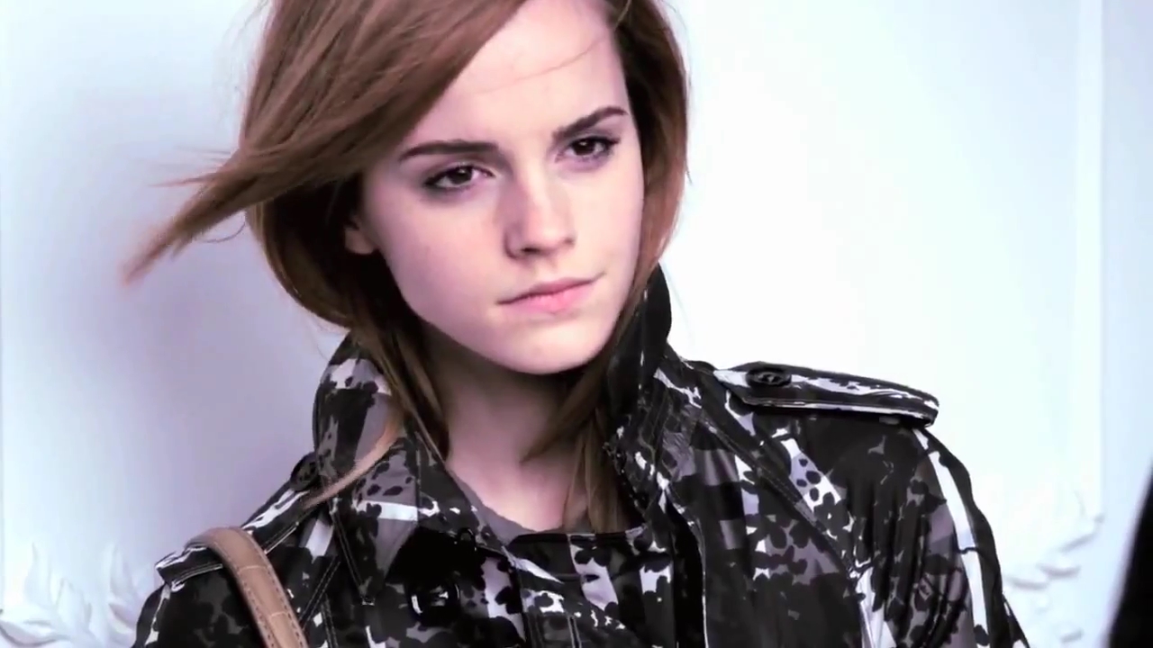 EmmaWatsonFan-nl_2010BurberrySprinSummerCampaign0171.jpg
