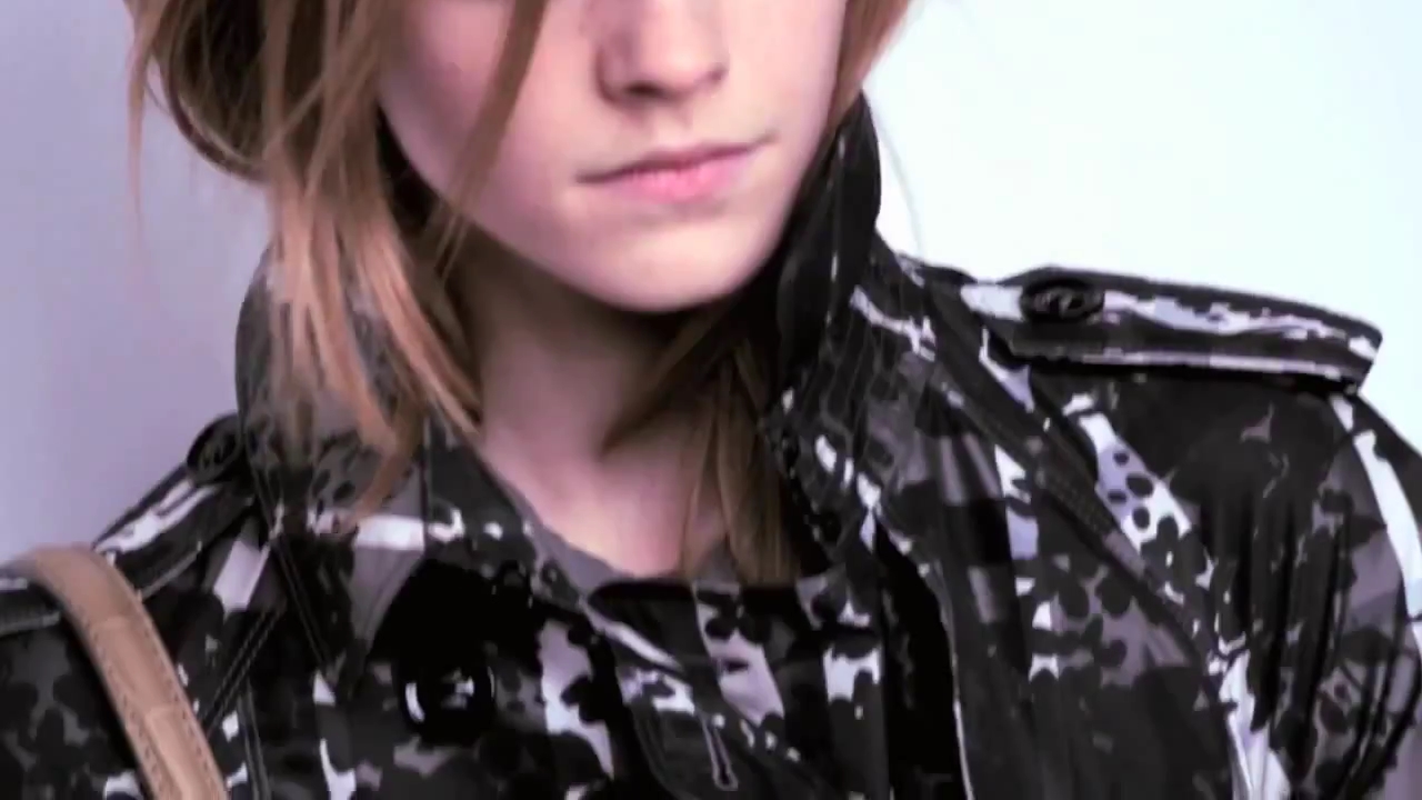 EmmaWatsonFan-nl_2010BurberrySprinSummerCampaign0172.jpg