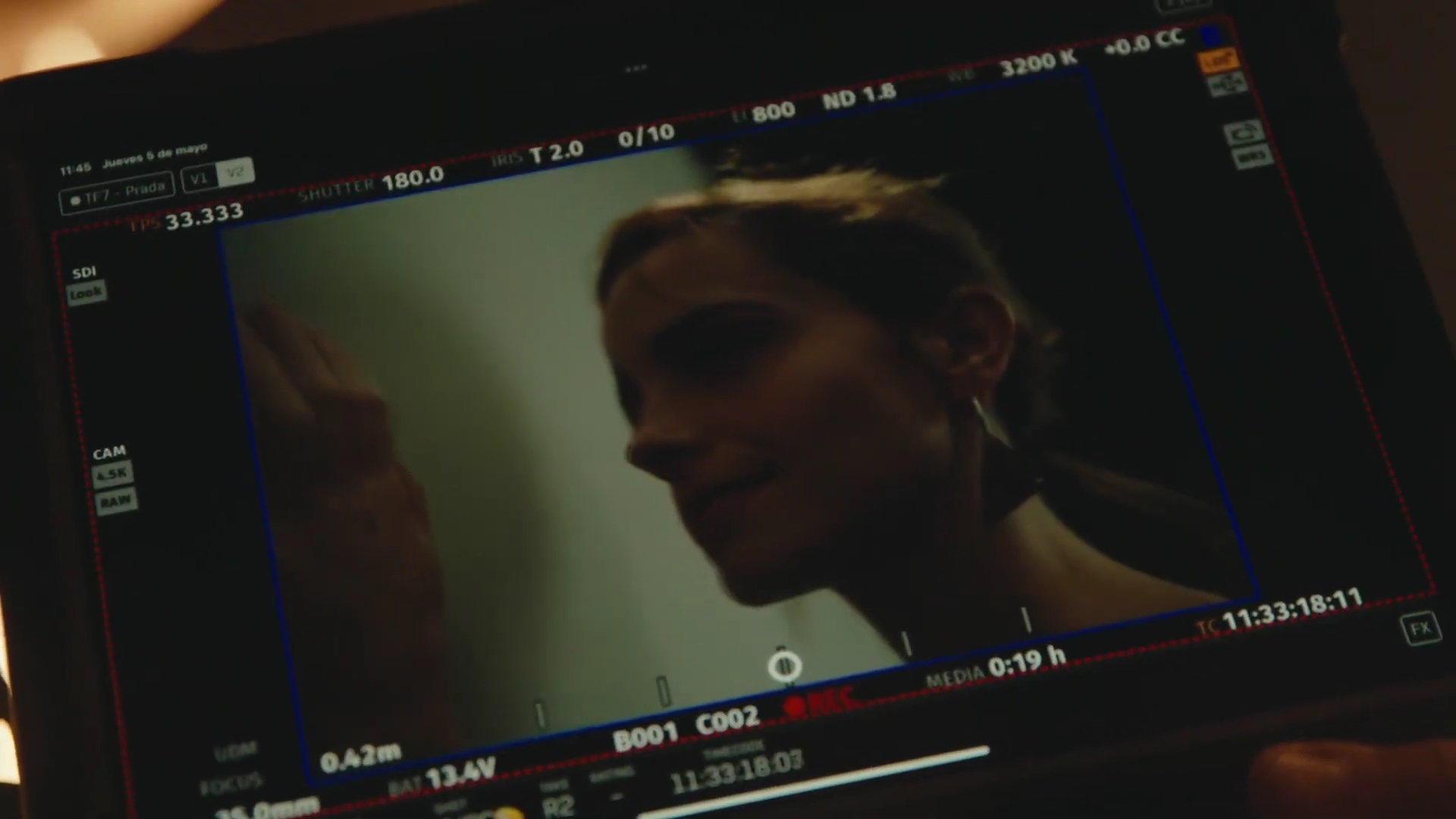 EmmaWatsonFan-dot-nl_2022PradaParadoxeFilm-MakingOf0201.jpg