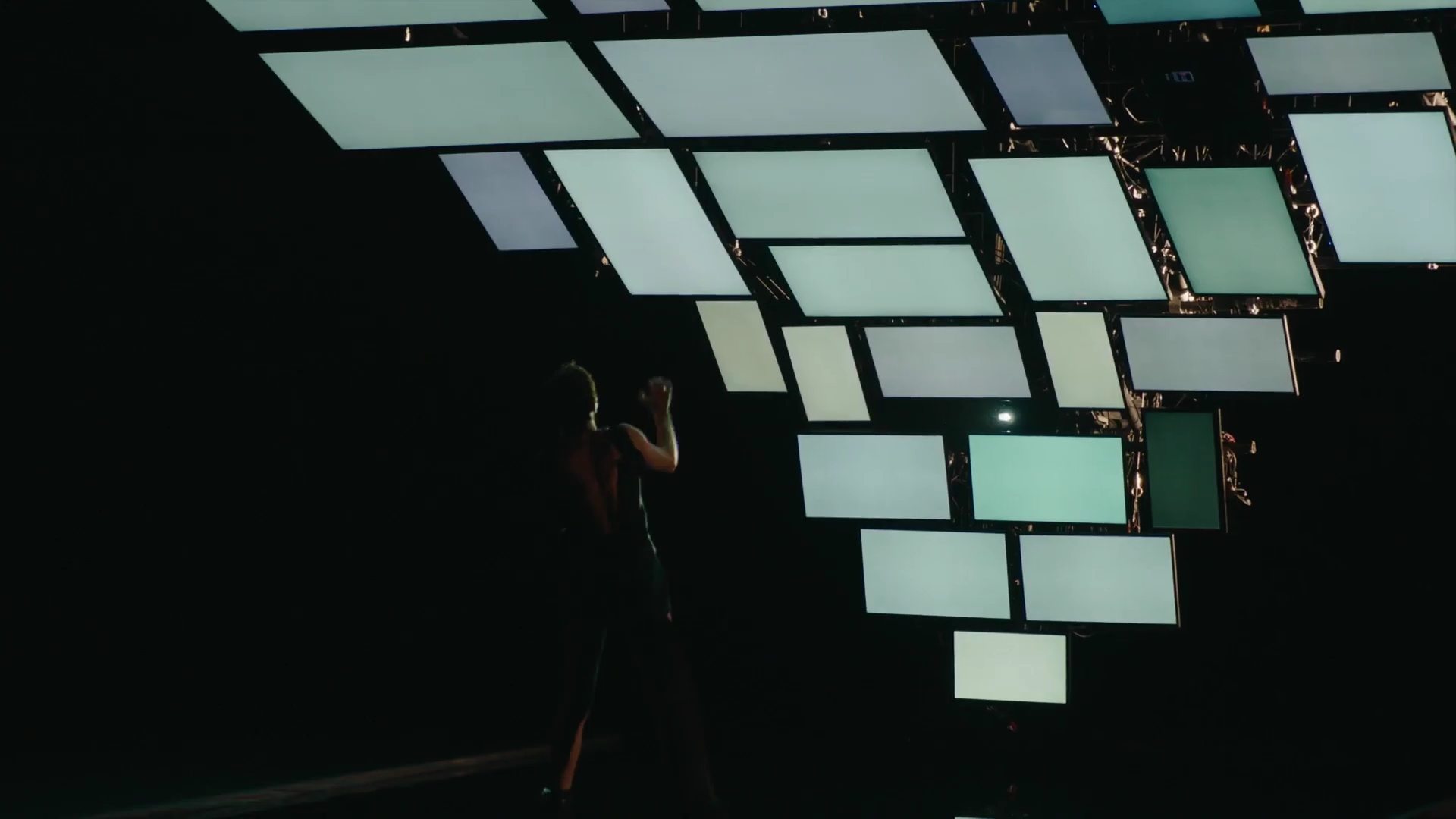 EmmaWatsonFan-dot-nl_2022PradaParadoxeFilm-MakingOf0331.jpg EmmaWatsonFan-dot-nl_2022PradaParadoxeFilm-MakingOf0331.jpg