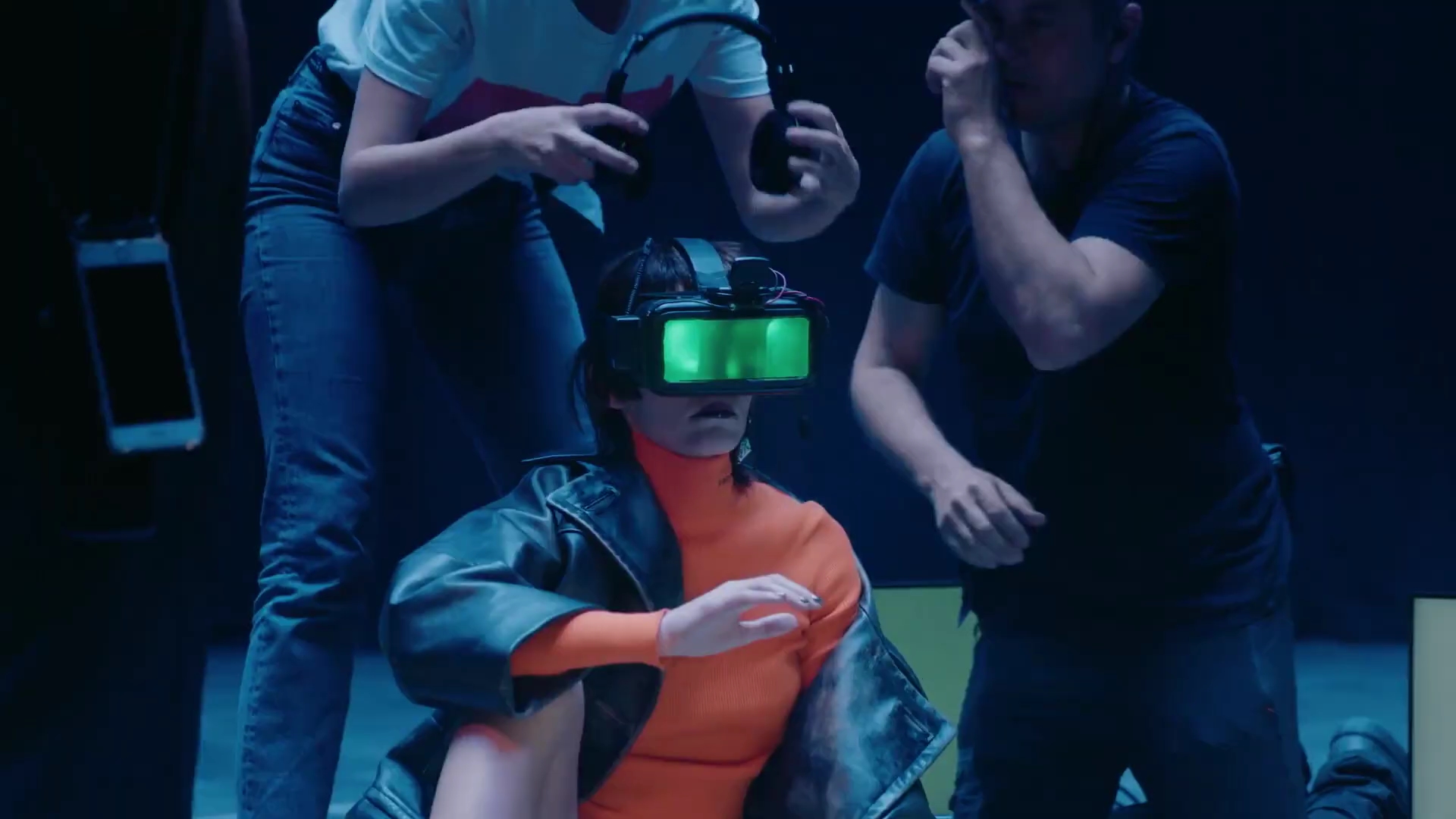 EmmaWatsonFan-dot-nl_2022PradaParadoxeFilm-MakingOf0441.jpg EmmaWatsonFan-dot-nl_2022PradaParadoxeFilm-MakingOf0441.jpg