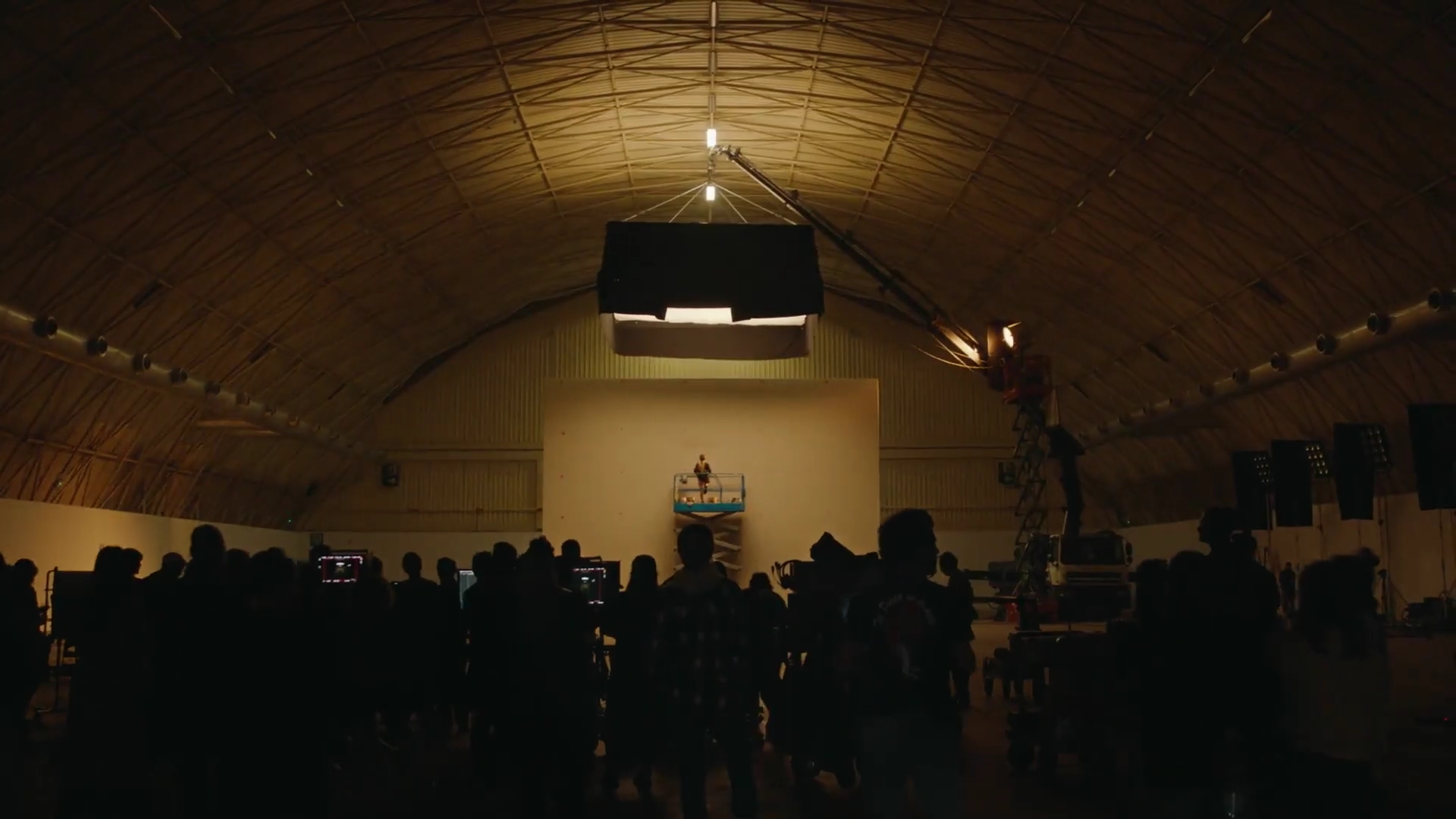 EmmaWatsonFan-dot-nl_2022PradaParadoxeFilm-MakingOf0455.jpg EmmaWatsonFan-dot-nl_2022PradaParadoxeFilm-MakingOf0455.jpg