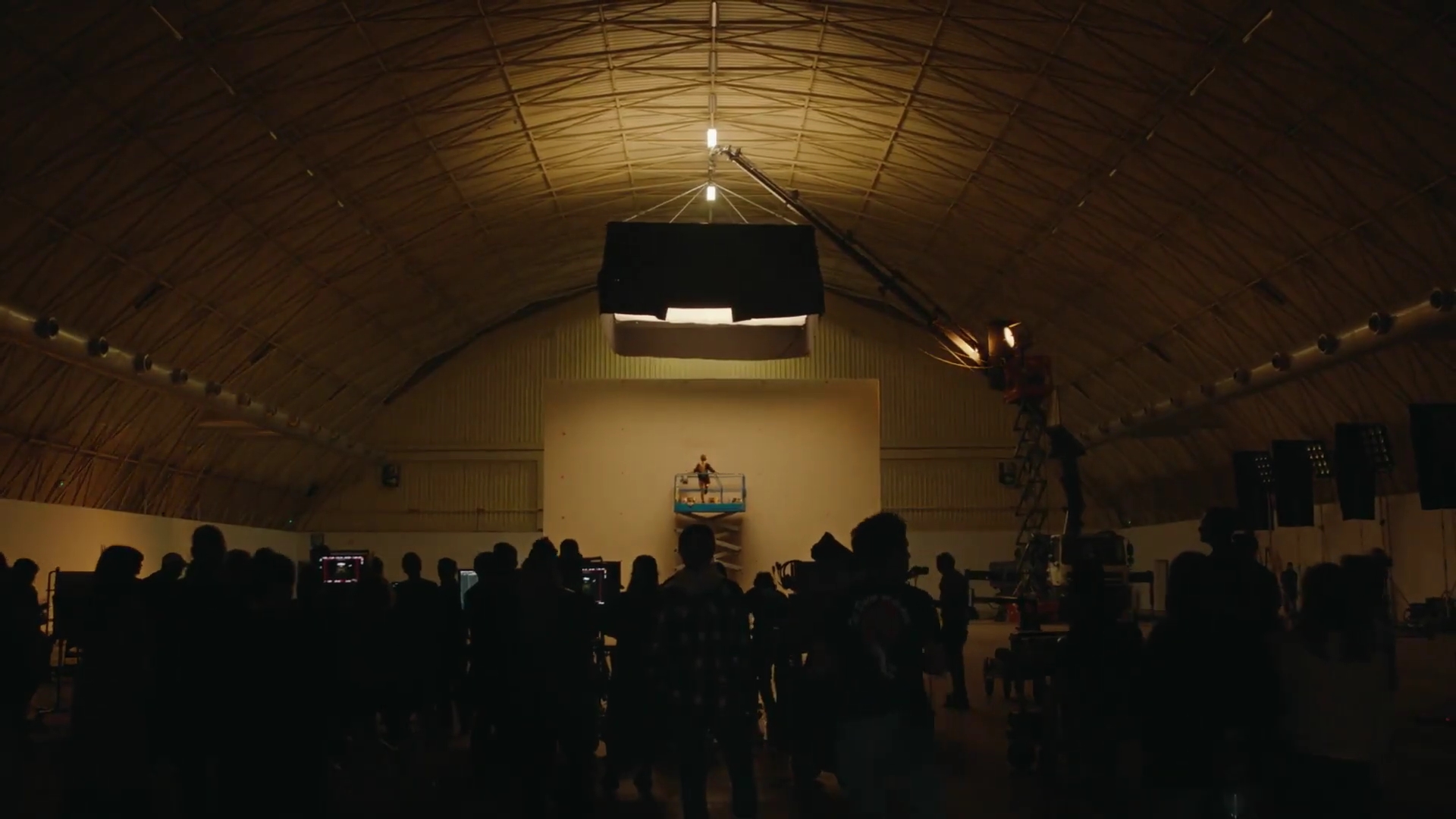 EmmaWatsonFan-dot-nl_2022PradaParadoxeFilm-MakingOf0456.jpg EmmaWatsonFan-dot-nl_2022PradaParadoxeFilm-MakingOf0456.jpg