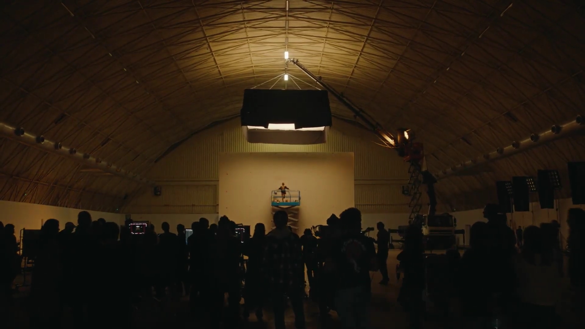 EmmaWatsonFan-dot-nl_2022PradaParadoxeFilm-MakingOf0457.jpg EmmaWatsonFan-dot-nl_2022PradaParadoxeFilm-MakingOf0457.jpg