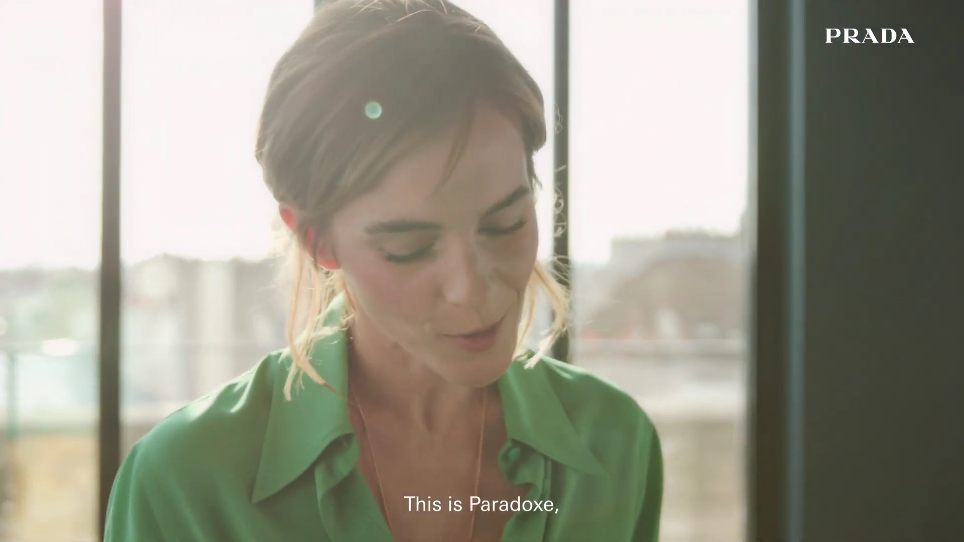EmmaWatsonFan-dot-nl_2022PradaParadoxe-HowToRefillBottle0002.jpg