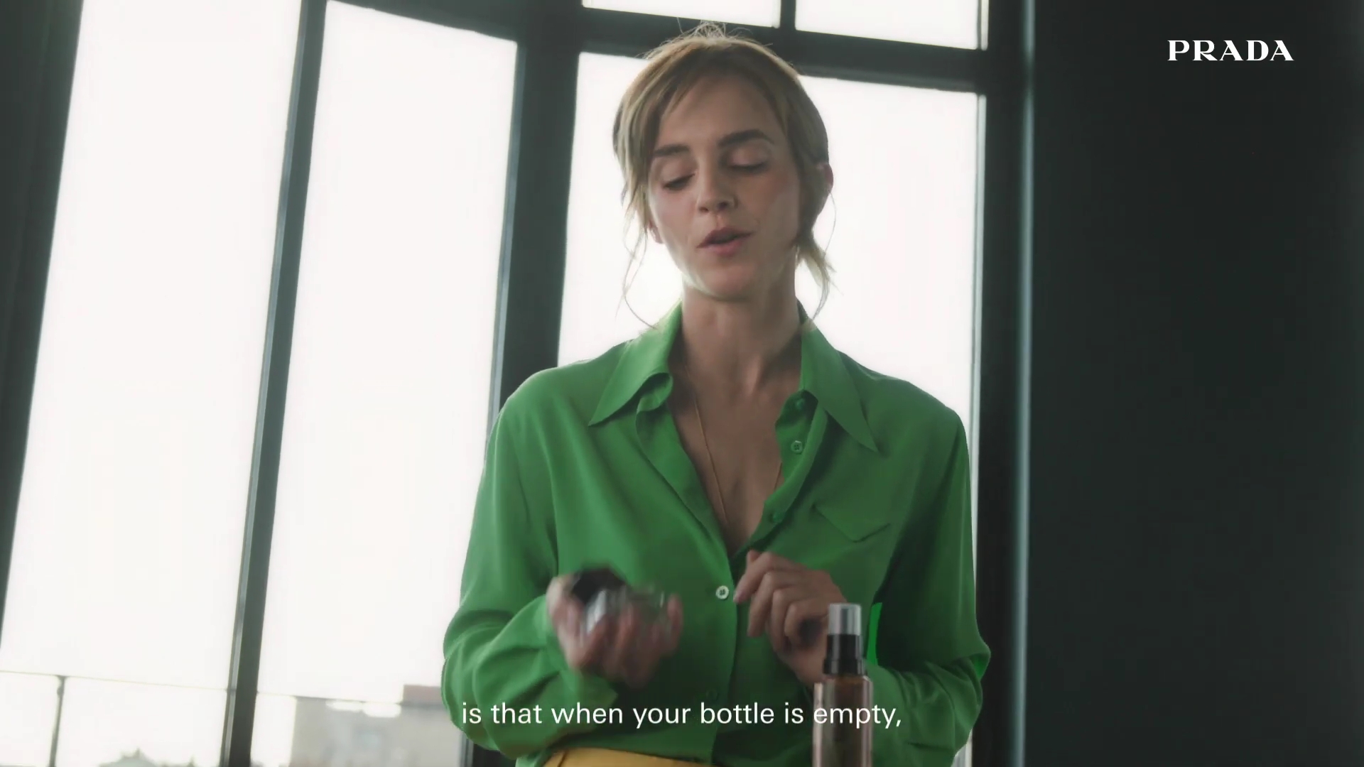 EmmaWatsonFan-dot-nl_2022PradaParadoxe-HowToRefillBottle0007.jpg