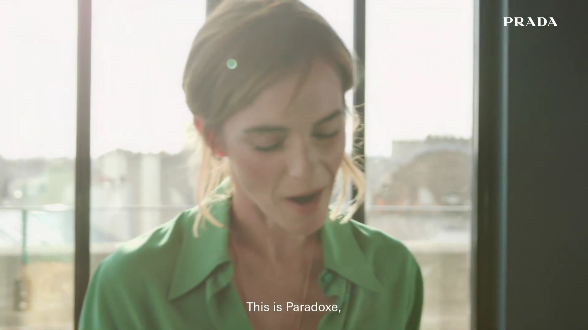 EmmaWatsonFan-dot-nl_2022PradaParadoxe-HowToRefillBottle0011.jpg