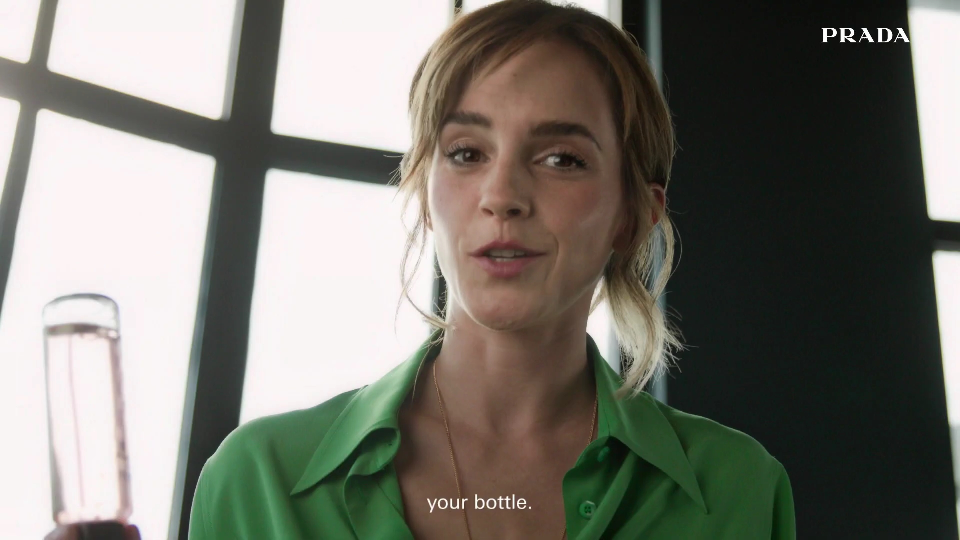 EmmaWatsonFan-dot-nl_2022PradaParadoxe-HowToRefillBottle0041.jpg