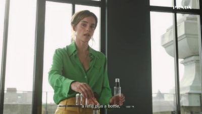 EmmaWatsonFan-dot-nl_2022PradaParadoxe-HowToRefillBottle0052.jpg