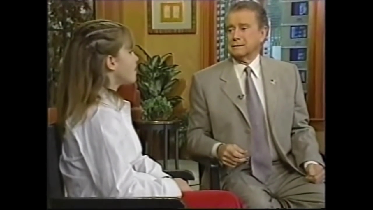 EmmaWatsonFan-nl_2002LiveWithRegisAndKelly0199.jpg EmmaWatsonFan-nl_2002LiveWithRegisAndKelly0199.jpg