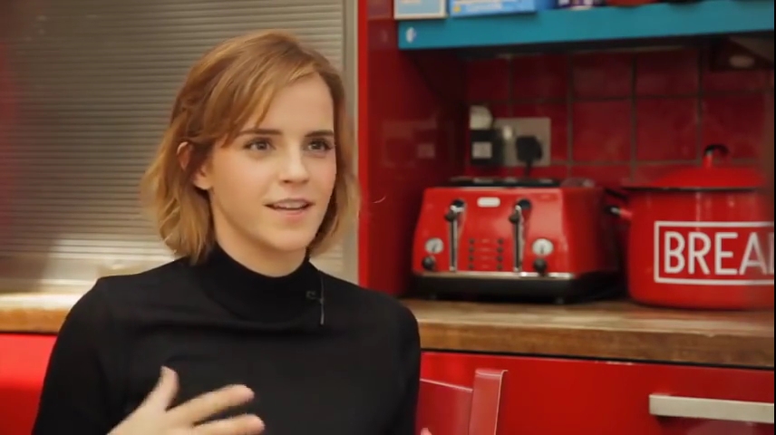 EmmaWatsonFan-nl_2016OurSharedShelf-InCoversationWithCaitlinMoran0102.jpg