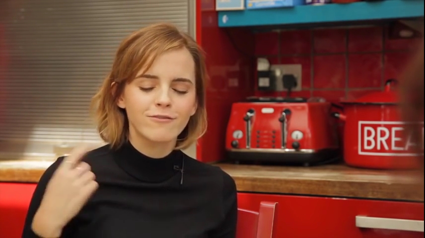 EmmaWatsonFan-nl_2016OurSharedShelf-InCoversationWithCaitlinMoran0186.jpg