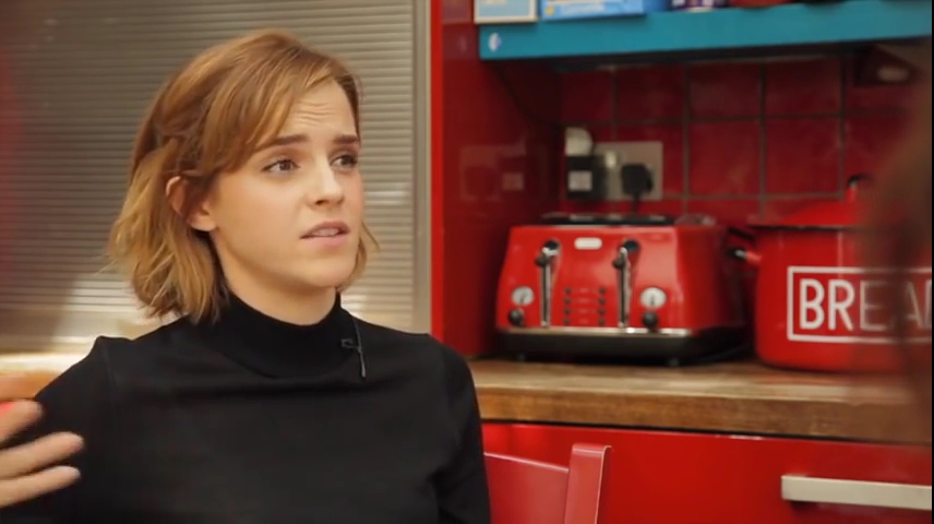 EmmaWatsonFan-nl_2016OurSharedShelf-InCoversationWithCaitlinMoran0200.jpg