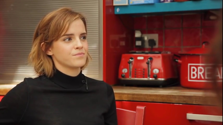 EmmaWatsonFan-nl_2016OurSharedShelf-InCoversationWithCaitlinMoran0202.jpg