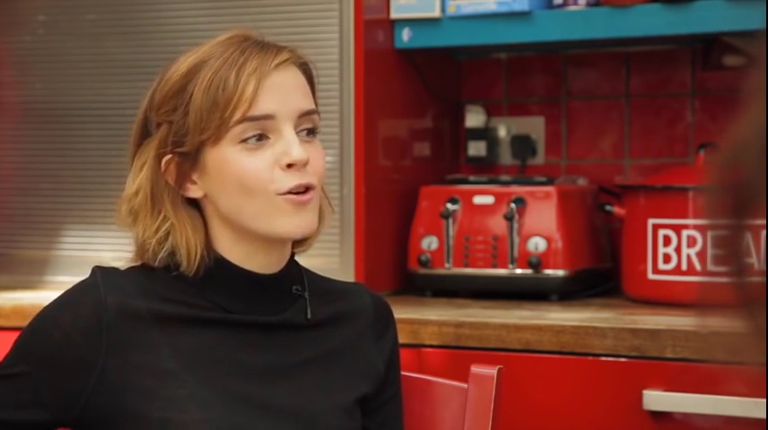EmmaWatsonFan-nl_2016OurSharedShelf-InCoversationWithCaitlinMoran0203.jpg
