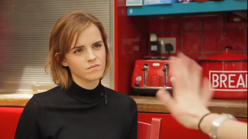 EmmaWatsonFan-nl_2016OurSharedShelf-InCoversationWithCaitlinMoran0412.jpg