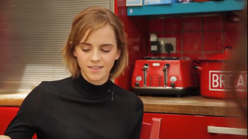 EmmaWatsonFan-nl_2016OurSharedShelf-InCoversationWithCaitlinMoran0489.jpg