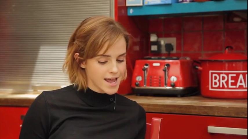 EmmaWatsonFan-nl_2016OurSharedShelf-InCoversationWithCaitlinMoran0798.jpg