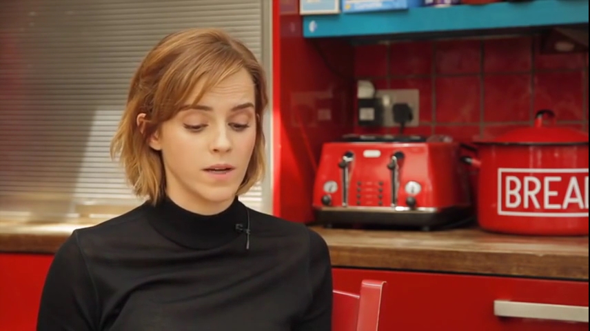 EmmaWatsonFan-nl_2016OurSharedShelf-InCoversationWithCaitlinMoran0802.jpg