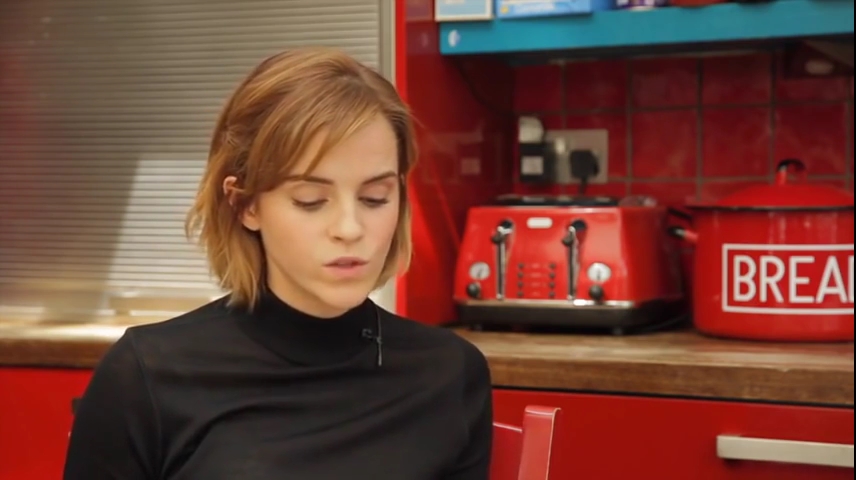 EmmaWatsonFan-nl_2016OurSharedShelf-InCoversationWithCaitlinMoran0805.jpg