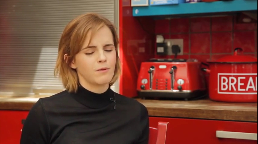 EmmaWatsonFan-nl_2016OurSharedShelf-InCoversationWithCaitlinMoran0806.jpg