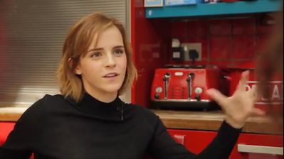 EmmaWatsonFan-nl_2016OurSharedShelf-InCoversationWithCaitlinMoran0104.jpg