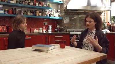 EmmaWatsonFan-nl_2016OurSharedShelf-InCoversationWithCaitlinMoran1876.jpg