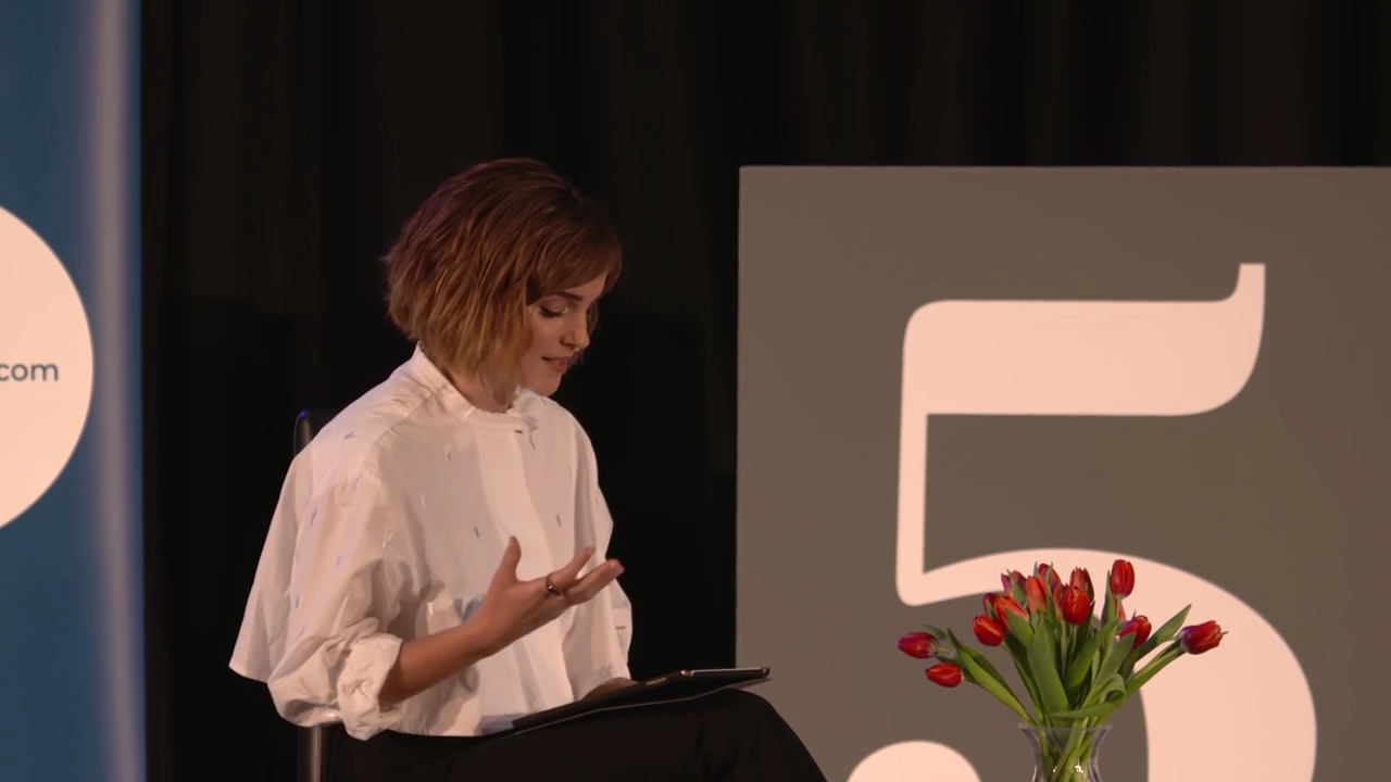 EmmaWatsonFan-nl_2016OurSharedShelf-InCoversationWithGloriaSteinem0040.jpg