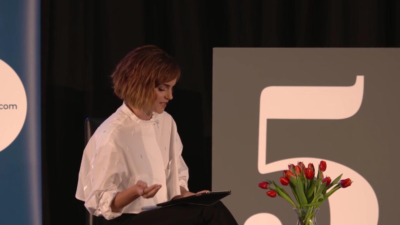 EmmaWatsonFan-nl_2016OurSharedShelf-InCoversationWithGloriaSteinem0048.jpg