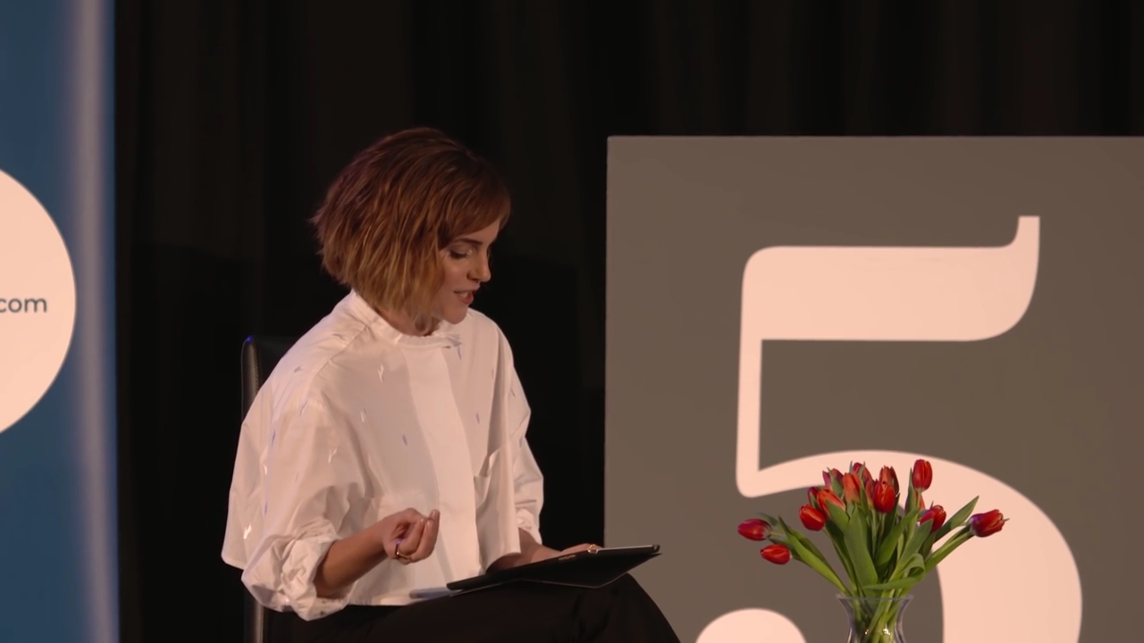 EmmaWatsonFan-nl_2016OurSharedShelf-InCoversationWithGloriaSteinem0049.jpg